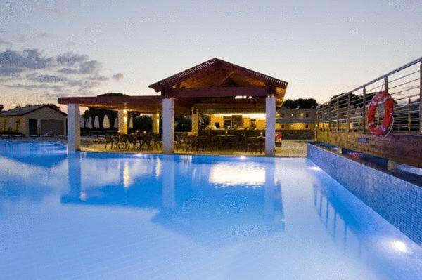 Island Blue Hotel Pefki Exterior foto